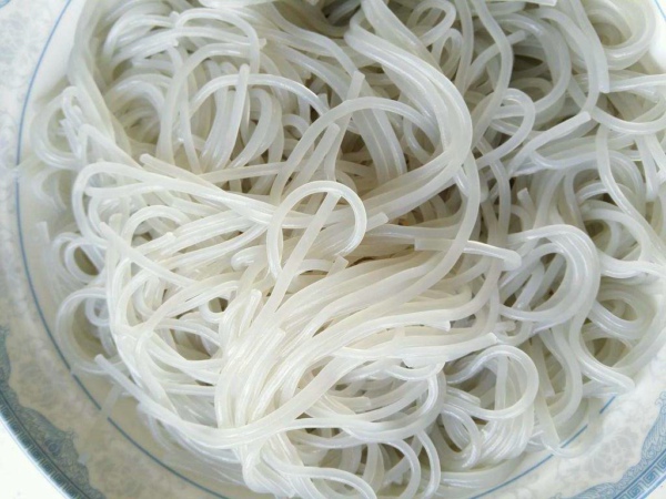 內(nèi)蒙古某鮮粉條查出鋁殘留超標(biāo)，食品安全檢測(cè)儀幫助企業(yè)解決此問(wèn)題